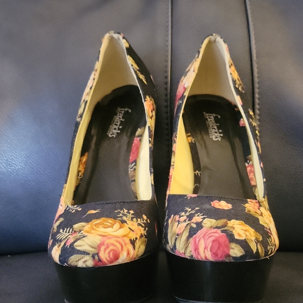 Frederick's of Hollywood Black and Pink Heels with Classic Pump Style